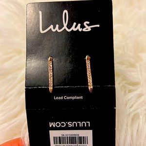 •Rose Gold Bar Earring with Stones